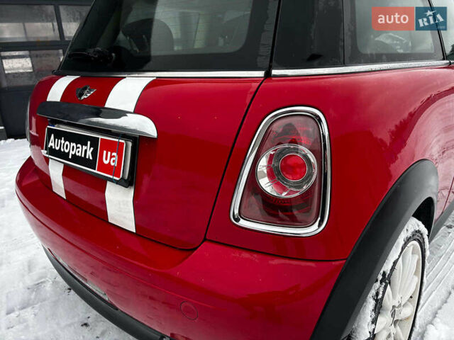 Красный Мини Купер, объемом двигателя 1.6 л и пробегом 159 тыс. км за 7990 $, фото 10 на Automoto.ua