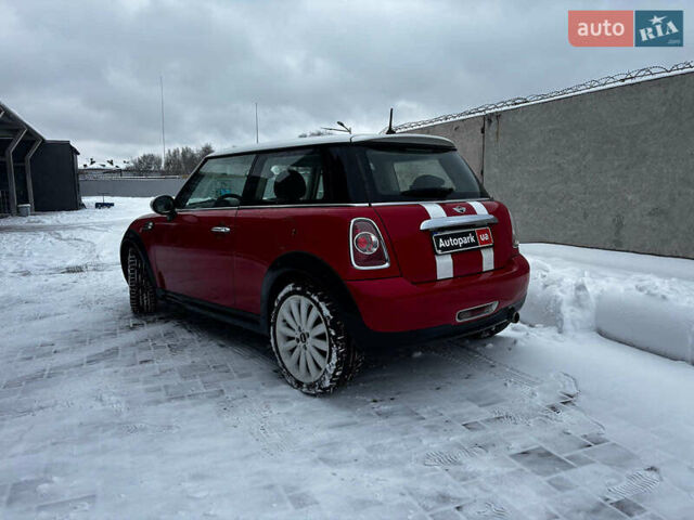 Красный Мини Купер, объемом двигателя 1.6 л и пробегом 159 тыс. км за 7990 $, фото 2 на Automoto.ua