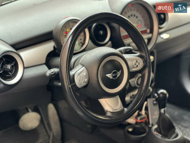 Червоний Міні Cooper, об'ємом двигуна 1.6 л та пробігом 213 тис. км за 6500 $, фото 1 на Automoto.ua