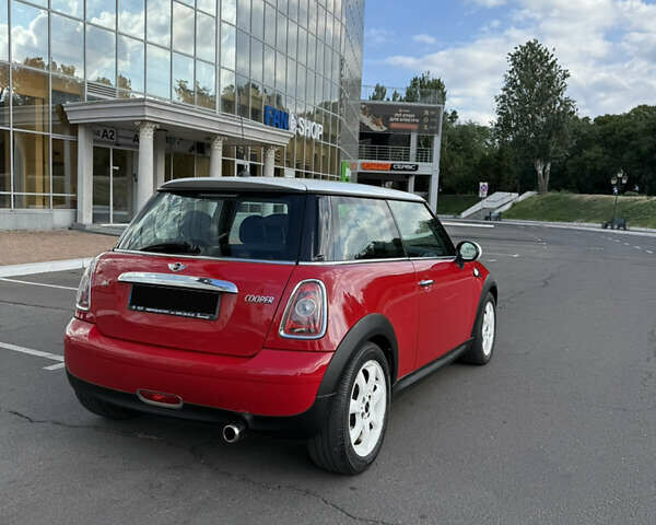 Червоний Міні Cooper, об'ємом двигуна 1.6 л та пробігом 77 тис. км за 8900 $, фото 4 на Automoto.ua