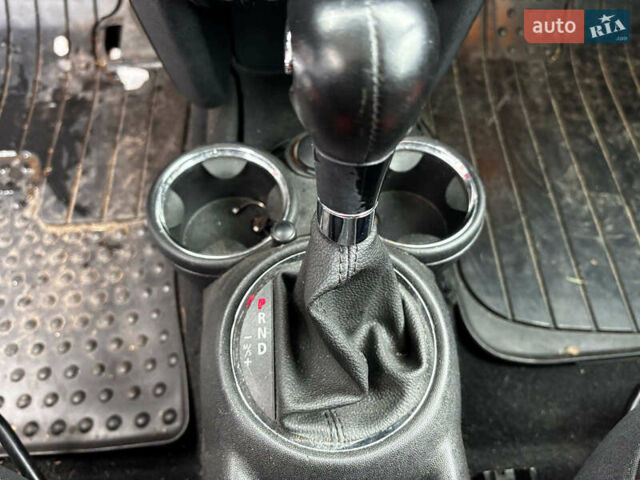 Красный Мини Купер, объемом двигателя 1.6 л и пробегом 159 тыс. км за 7990 $, фото 20 на Automoto.ua