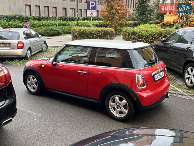 Червоний Міні Cooper, об'ємом двигуна 1.6 л та пробігом 213 тис. км за 6500 $, фото 10 на Automoto.ua