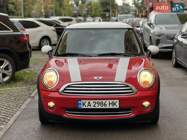 Червоний Міні Cooper, об'ємом двигуна 1.6 л та пробігом 213 тис. км за 6500 $, фото 3 на Automoto.ua