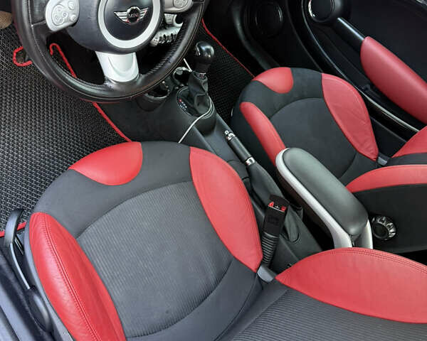 Червоний Міні Cooper, об'ємом двигуна 1.6 л та пробігом 77 тис. км за 8900 $, фото 16 на Automoto.ua