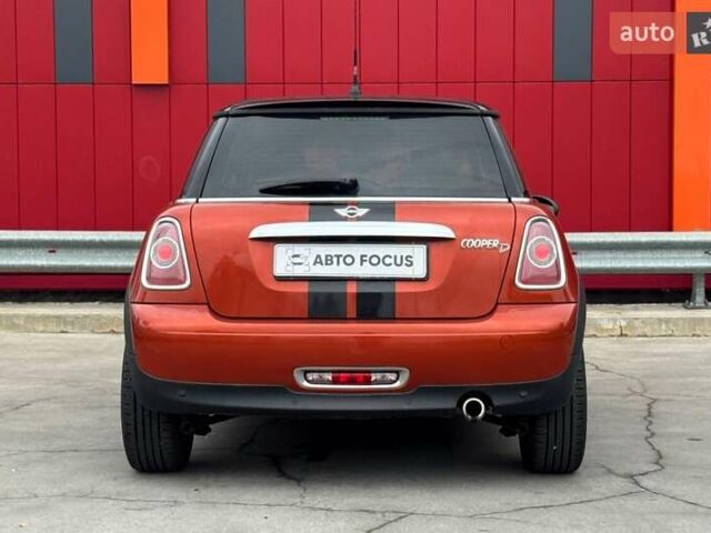 Червоний Міні Cooper, об'ємом двигуна 1.6 л та пробігом 107 тис. км за 7990 $, фото 6 на Automoto.ua