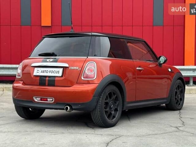 Червоний Міні Cooper, об'ємом двигуна 1.6 л та пробігом 107 тис. км за 7990 $, фото 7 на Automoto.ua
