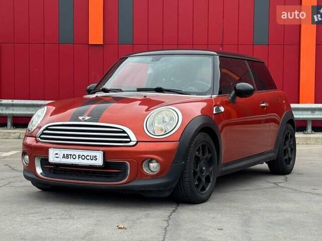 Червоний Міні Cooper, об'ємом двигуна 1.6 л та пробігом 107 тис. км за 7990 $, фото 3 на Automoto.ua