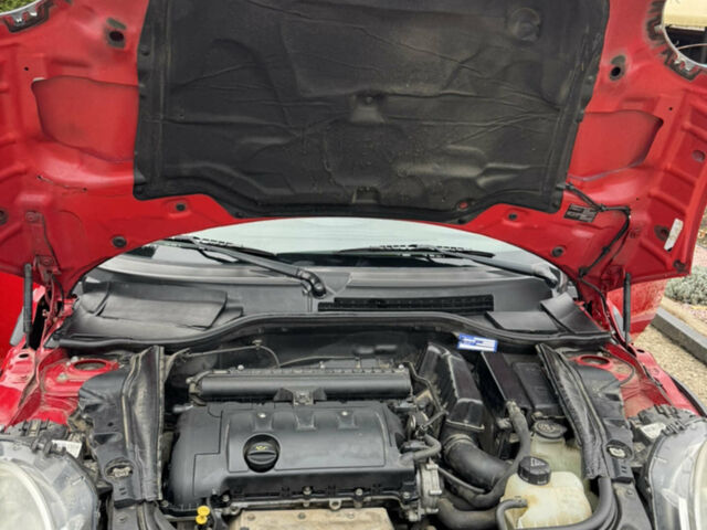 Червоний Міні Cooper, об'ємом двигуна 1.6 л та пробігом 104 тис. км за 7890 $, фото 6 на Automoto.ua