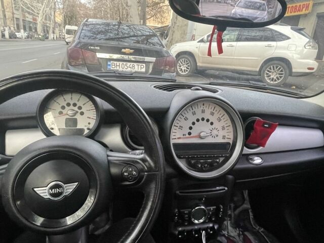 Красный Мини Купер, объемом двигателя 1.6 л и пробегом 124 тыс. км за 7500 $, фото 6 на Automoto.ua