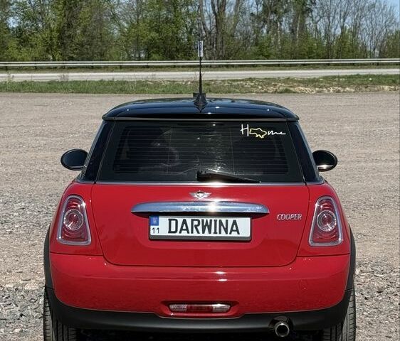 Червоний Міні Cooper, об'ємом двигуна 1.6 л та пробігом 189 тис. км за 9300 $, фото 18 на Automoto.ua