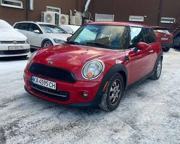 Червоний Міні Cooper, об'ємом двигуна 1.6 л та пробігом 185 тис. км за 7999 $, фото 3 на Automoto.ua