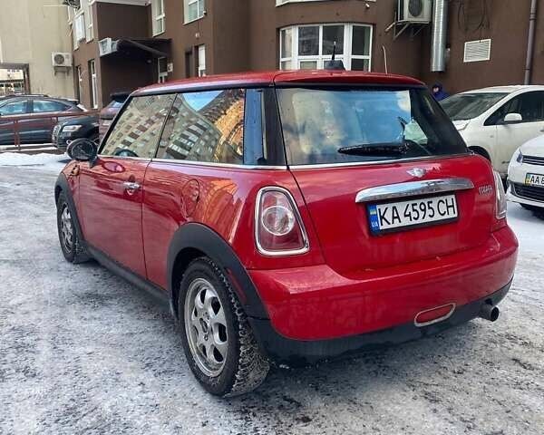 Червоний Міні Cooper, об'ємом двигуна 1.6 л та пробігом 185 тис. км за 7999 $, фото 5 на Automoto.ua