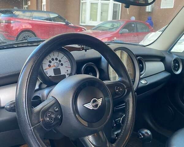 Червоний Міні Cooper, об'ємом двигуна 1.6 л та пробігом 185 тис. км за 7999 $, фото 8 на Automoto.ua