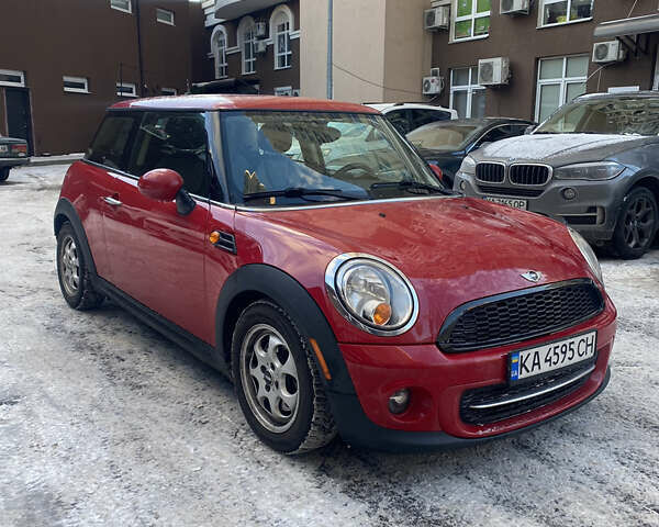 Червоний Міні Cooper, об'ємом двигуна 1.6 л та пробігом 187 тис. км за 7999 $, фото 5 на Automoto.ua