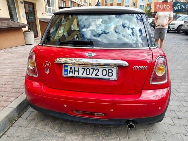 Червоний Міні Cooper, об'ємом двигуна 1.6 л та пробігом 167 тис. км за 6870 $, фото 5 на Automoto.ua