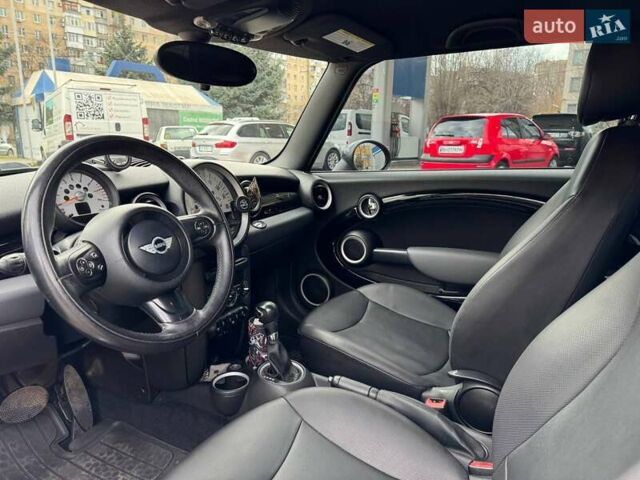 Червоний Міні Cooper, об'ємом двигуна 1.6 л та пробігом 220 тис. км за 6900 $, фото 7 на Automoto.ua