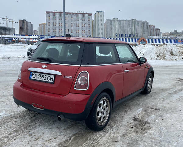 Красный Мини Купер, объемом двигателя 1.6 л и пробегом 187 тыс. км за 7500 $, фото 4 на Automoto.ua