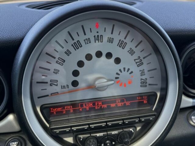 Червоний Міні Cooper, об'ємом двигуна 1.6 л та пробігом 189 тис. км за 9300 $, фото 9 на Automoto.ua