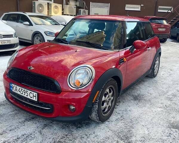 Червоний Міні Cooper, об'ємом двигуна 1.6 л та пробігом 185 тис. км за 7999 $, фото 1 на Automoto.ua