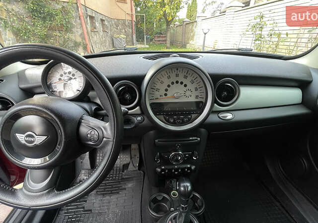 Мини Купер 2013 в Черновцах на Automoto.ua Красный Мини Купер, объемом двигателя 1.6 л и пробегом 137 тыс. км за 11500 $, фото 8 на Automoto.ua