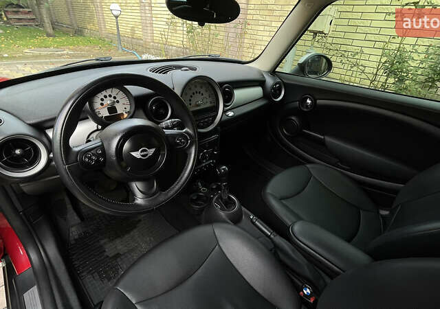 Мини Купер 2013 в Черновцах на Automoto.ua Красный Мини Купер, объемом двигателя 1.6 л и пробегом 137 тыс. км за 11500 $, фото 6 на Automoto.ua