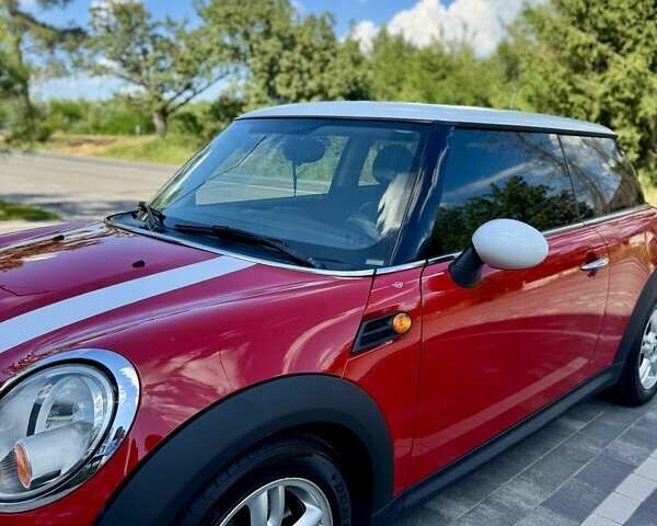 Червоний Міні Cooper, об'ємом двигуна 1.6 л та пробігом 138 тис. км за 8500 $, фото 3 на Automoto.ua