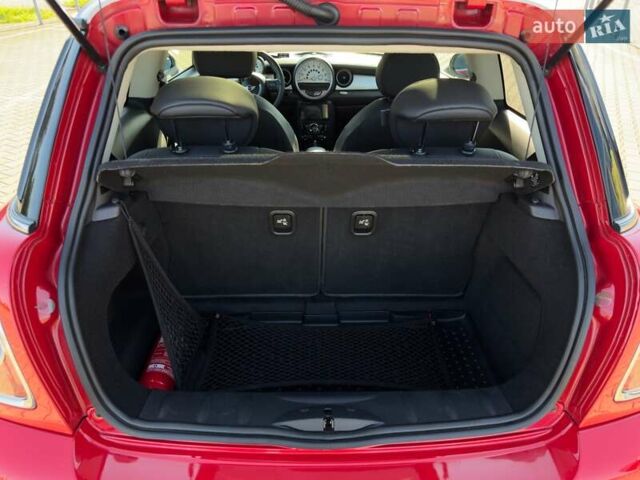 Красный Мини Купер, объемом двигателя 1.6 л и пробегом 127 тыс. км за 11300 $, фото 11 на Automoto.ua