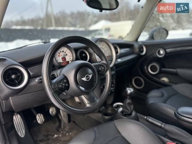 Червоний Міні Cooper, об'ємом двигуна 1.6 л та пробігом 208 тис. км за 5900 $, фото 9 на Automoto.ua
