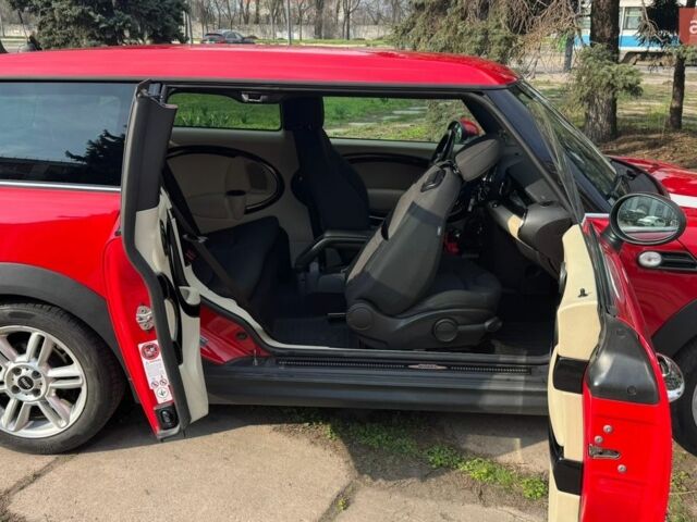 Червоний Міні Cooper, об'ємом двигуна 1.6 л та пробігом 126 тис. км за 11850 $, фото 4 на Automoto.ua