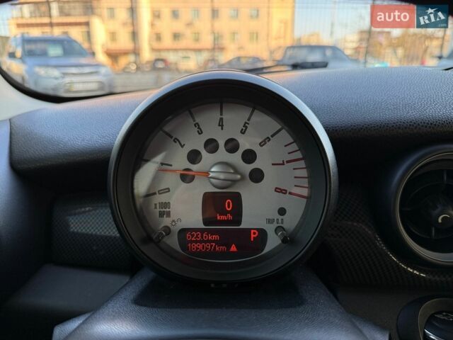 Красный Мини Купер, объемом двигателя 1.6 л и пробегом 189 тыс. км за 7500 $, фото 16 на Automoto.ua