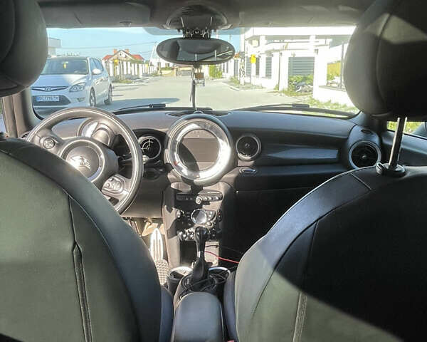 Красный Мини Купер, объемом двигателя 1.6 л и пробегом 123 тыс. км за 11000 $, фото 23 на Automoto.ua