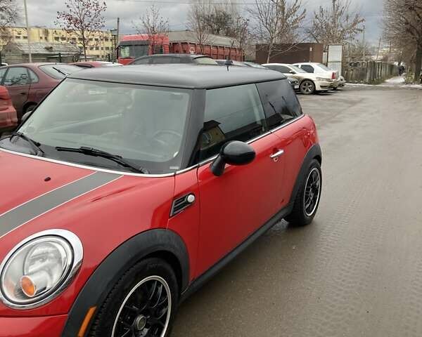 Красный Мини Купер, объемом двигателя 1.6 л и пробегом 133 тыс. км за 8000 $, фото 2 на Automoto.ua
