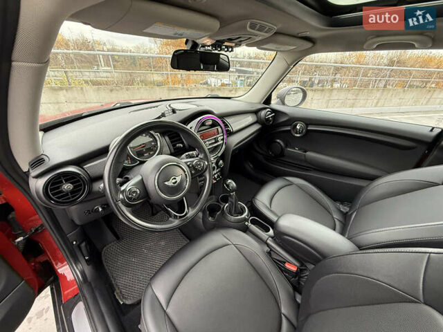 Червоний Міні Cooper, об'ємом двигуна 1.5 л та пробігом 168 тис. км за 9500 $, фото 10 на Automoto.ua