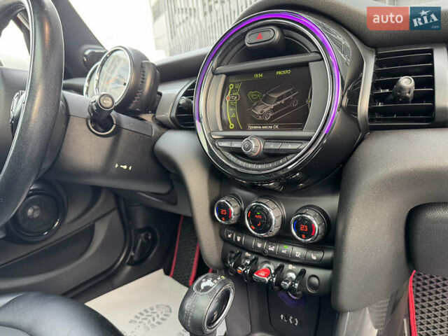 Червоний Міні Cooper, об'ємом двигуна 1.5 л та пробігом 115 тис. км за 11800 $, фото 48 на Automoto.ua