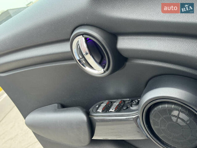 Червоний Міні Cooper, об'ємом двигуна 1.5 л та пробігом 115 тис. км за 11800 $, фото 27 на Automoto.ua