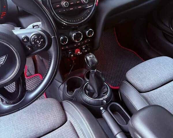 Червоний Міні Cooper, об'ємом двигуна 1.5 л та пробігом 149 тис. км за 11900 $, фото 12 на Automoto.ua