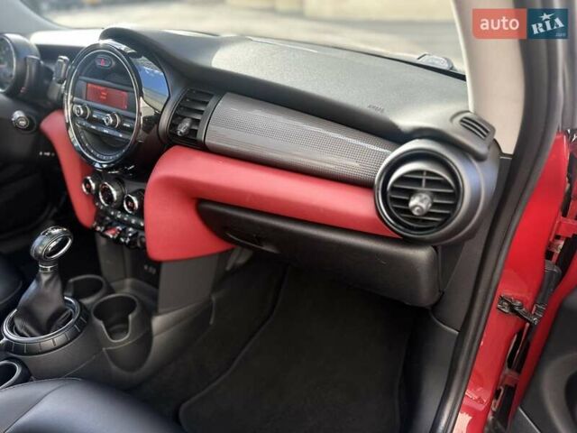 Красный Мини Купер, объемом двигателя 1.5 л и пробегом 151 тыс. км за 10700 $, фото 60 на Automoto.ua