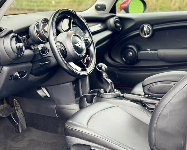 Красный Мини Купер, объемом двигателя 1.5 л и пробегом 132 тыс. км за 10450 $, фото 13 на Automoto.ua