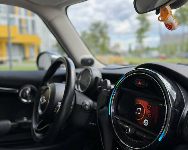 Червоний Міні Cooper, об'ємом двигуна 2 л та пробігом 98 тис. км за 16999 $, фото 20 на Automoto.ua