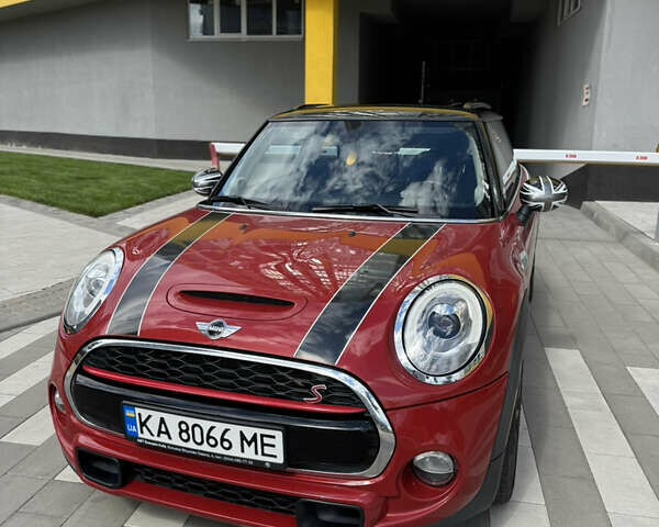 Червоний Міні Cooper, об'ємом двигуна 2 л та пробігом 98 тис. км за 16999 $, фото 1 на Automoto.ua