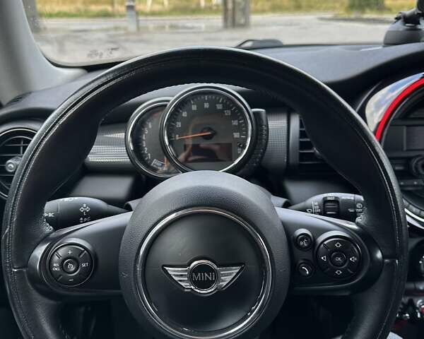Червоний Міні Cooper, об'ємом двигуна 1.5 л та пробігом 92 тис. км за 9150 $, фото 10 на Automoto.ua