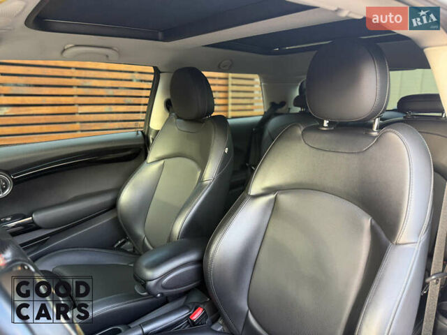 Червоний Міні Cooper, об'ємом двигуна 2 л та пробігом 202 тис. км за 12000 $, фото 19 на Automoto.ua