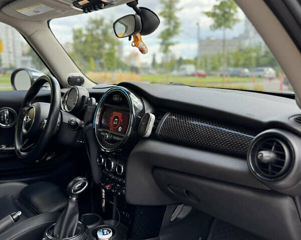 Червоний Міні Cooper, об'ємом двигуна 2 л та пробігом 98 тис. км за 16999 $, фото 19 на Automoto.ua
