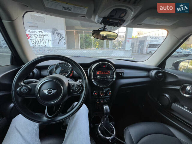 Красный Мини Купер, объемом двигателя 1.5 л и пробегом 83 тыс. км за 15300 $, фото 4 на Automoto.ua