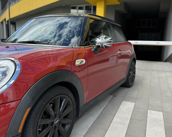 Червоний Міні Cooper, об'ємом двигуна 2 л та пробігом 98 тис. км за 16999 $, фото 3 на Automoto.ua