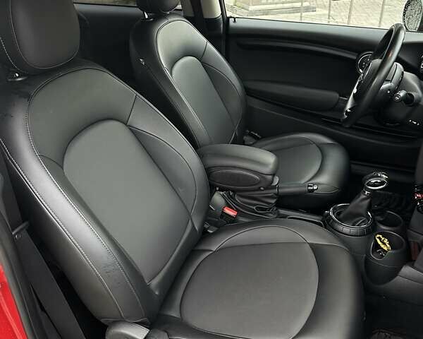 Червоний Міні Cooper, об'ємом двигуна 1.5 л та пробігом 92 тис. км за 9150 $, фото 8 на Automoto.ua