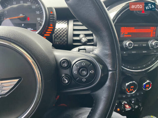 Червоний Міні Cooper, об'ємом двигуна 2 л та пробігом 98 тис. км за 13500 $, фото 18 на Automoto.ua