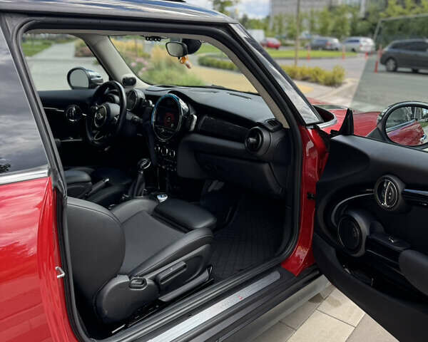 Червоний Міні Cooper, об'ємом двигуна 2 л та пробігом 98 тис. км за 16999 $, фото 18 на Automoto.ua