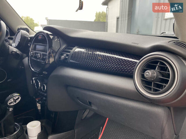 Червоний Міні Cooper, об'ємом двигуна 2 л та пробігом 98 тис. км за 13500 $, фото 29 на Automoto.ua