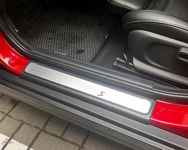 Червоний Міні Cooper, об'ємом двигуна 2 л та пробігом 165 тис. км за 19000 $, фото 19 на Automoto.ua